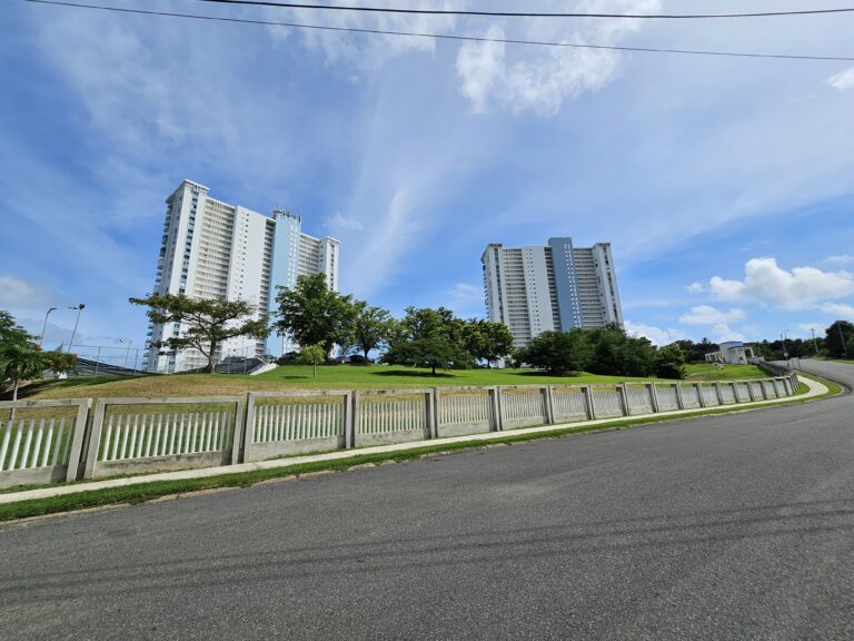 Dos Marinas Buildings