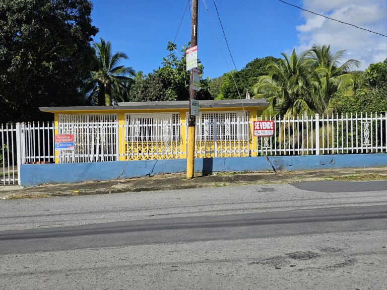 Front of House Naguabo, 5 min from Malecon