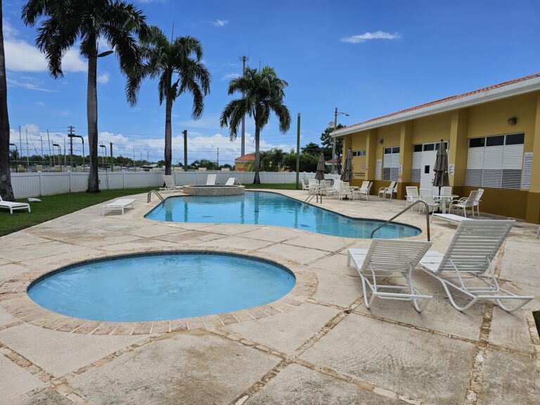 Pool, Jacuzzi and Children's Pool