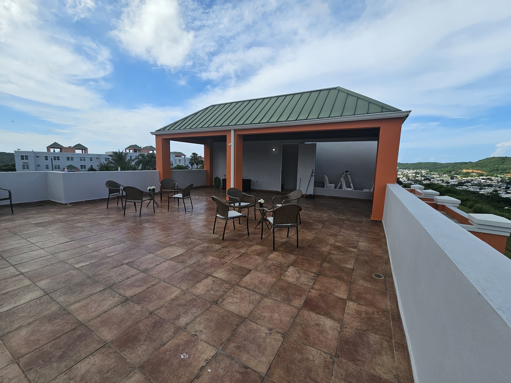 Fajardo OCEAN VIEW PH 3/2 2 Floors 2,497 sq. ft. Incredible