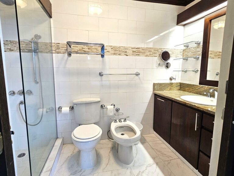 Master Bedroom Bath Room