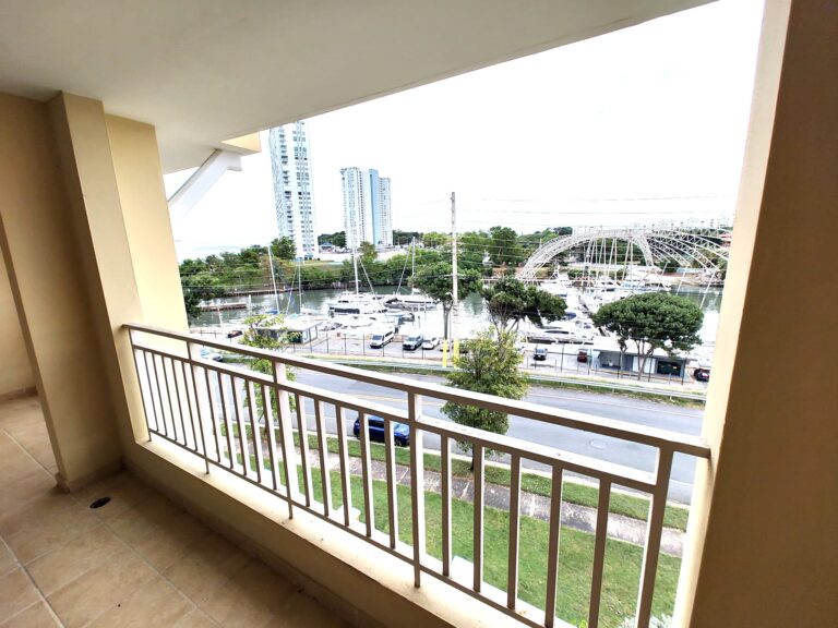 Balcony View Ocean and Marina