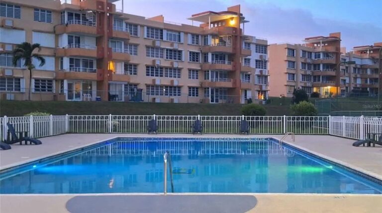 Costa Esmeralda Pool