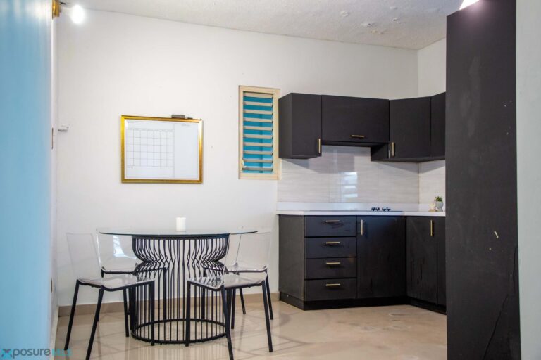 Kitchen & Dinning Area