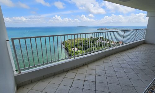Dos Marinas Balcony Length